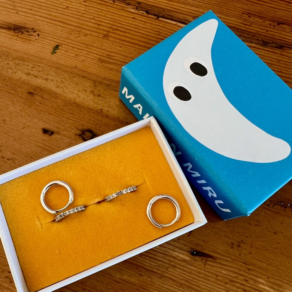 Maison Miru set of sterling silver hoops